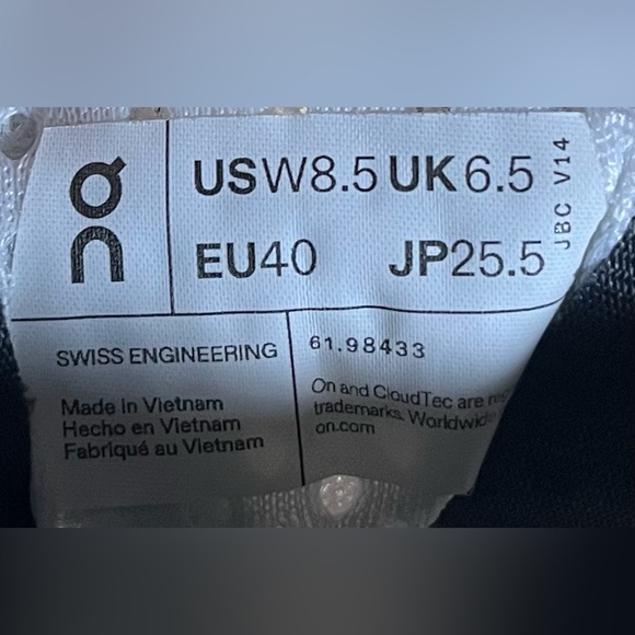 On Cloud CloudMonster REFLECTIVE Womens Size 8.5 Running Shoes Sneakers White - Picture 11 of 12